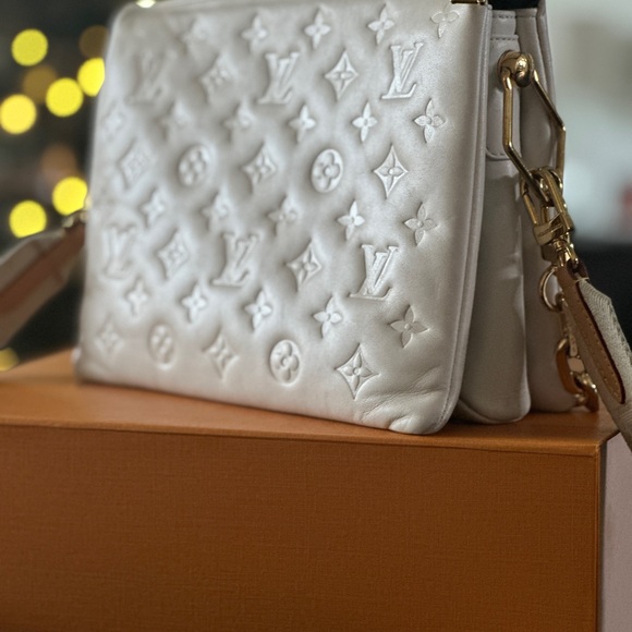 Louis Vuitton Handbags - Louis Vuitton White Quilted Women's Bag